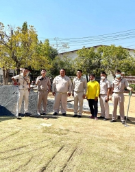 20230213081758.jpg - ขอขอบคุณ.ท่านพ่อหลวง.ใหญ่ อนุวัฒน์ อาทิตย์ ผู้ใหญ่บ้าน หมู่. 2 ต. เมืองเล็น อ. สันทราย จ. เชียงใหม่ มอบทรายและหินเกร็ดสำหรับทำสนาม.. เปตอง .. คะ  | https://ssl.ac.th