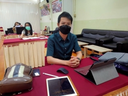 20211014024346(4).jpg - ผู้บริหาร ข้าราชการครูและบุคลากรทางการศึกษาโรงเรียนสันทรายหลวง  เข้าร่วมประชุมชี้แจงเรื่องเกณฑ์ ว PA ผ่าน ZOOM | https://ssl.ac.th
