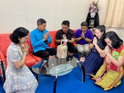 20230429032044(3).jpg - ผอ.ประพันธ์ ทองหนัก นำตัวแทนผู้บริหารคณะครูและบุคลากร รร. สันทรายหลวง ร่วมขอสุมาฯสระเกล้าดำหัว--และขอพรปี๋ใหม่เมือง | https://ssl.ac.th