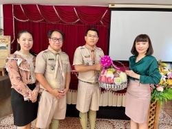 20230520070742.jpg - จนท. การเงิน สพป.ชม.เขต. 2 ให้ความอนุเคราะห์มาช่วยตรวจเช็ค เอกสารค่า ( k ) งานก่อสร้างฯ | https://ssl.ac.th