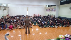 20230520092417.jpg - ขอขอบคุณ.ร.ต.ต.เกษม ที่มาสร้างภูมิคุ้มกัน ด้านต่างๆๆ ให้กับนักเรียน ม.ต้น | https://ssl.ac.th