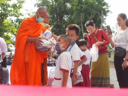 20230612090511.jpg - กิจกรรมวันวิสาขบูชาทำบุญวันสำคัญทางพระพุทธศาสนาของน้องอนุบาล | https://ssl.ac.th
