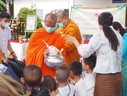 20230612090513.jpg - กิจกรรมวันวิสาขบูชาทำบุญวันสำคัญทางพระพุทธศาสนาของน้องอนุบาล | https://ssl.ac.th