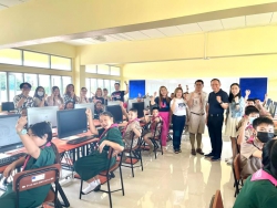 20230711111326.jpg - คุณมงคล และเจ้าหน้าที่ จาก..บ.เมืองไทยประกันชีวิต มอบคอมพิวเตอร์ให้กับโรงเรียน | https://ssl.ac.th