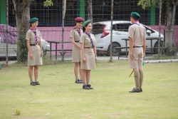 20230711112432.jpg - กองลูกเสือโรงเรียนสันทรายหลวงทบทวนคำปฏิญาณและสวนสนาม เนื่องในวันสถาปนาลูกเสือแห่งชาติ | https://ssl.ac.th