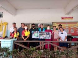 20230801085442.jpg - ขอขอบคุณมูลนิธิสโกลาร์ส ออฟ ซัสทีแนนซ์มอบ ขนม.ผัก ให้กับนักเรียน | https://ssl.ac.th