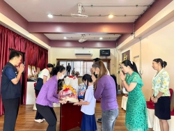 20230831005439.jpg - นายอำเภอสันทรายติดตาม และมอบถุงยังชีพให้นักเรียนที่ได้รับทุนจากมูลนิธิร่วมจิตต์น้อมเกล้า | https://ssl.ac.th