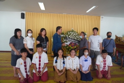 20230906041440.jpg - ร่วมวางพวงหรีดแสดงความเสียใจกับการเสียชีวิตของคุณแม่ของ ด.ช.ภานุวัฒน์ ทองยู นักเรียนชั้นม.2/2 | https://ssl.ac.th