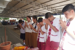 20230906041441.jpg - ร่วมวางพวงหรีดแสดงความเสียใจกับการเสียชีวิตของคุณแม่ของ ด.ช.ภานุวัฒน์ ทองยู นักเรียนชั้นม.2/2 | https://ssl.ac.th