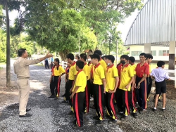 20230921040619.jpg - นักเรียนชั้นมัธยมร่วมพัฒนาสถานที่แผนกอนุบาลเพื่อเตรียมรับการประเมินโรงเรียนพระราชทาน | https://ssl.ac.th