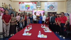 20231116053618.jpg - ทีมผู้บริหารพร้อมตัวแทนครู ร่วมส่งและให้กำลังใจ คุณครู.สุพิน สาลักษณ์ รับตำแหน่ง.ครูผู้ทรงคุณค่า รร. บ้านเมืองขอน | https://ssl.ac.th