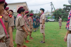 20231124071732(1).jpg - ผู้กำกับลูกเสือ ลูกเสือและเนตรนารีโรงเรียนสันทรายหลวง ร่วมถวายราชสดุดีรัชกาลที่ 6 เนื่องในวันวันพระมหาธีราชเจ้า | https://ssl.ac.th