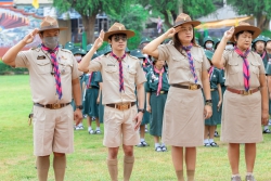 20231124071739(2).jpg - ผู้กำกับลูกเสือ ลูกเสือและเนตรนารีโรงเรียนสันทรายหลวง ร่วมถวายราชสดุดีรัชกาลที่ 6 เนื่องในวันวันพระมหาธีราชเจ้า | https://ssl.ac.th