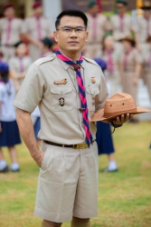 20231124071741.jpg - ผู้กำกับลูกเสือ ลูกเสือและเนตรนารีโรงเรียนสันทรายหลวง ร่วมถวายราชสดุดีรัชกาลที่ 6 เนื่องในวันวันพระมหาธีราชเจ้า | https://ssl.ac.th