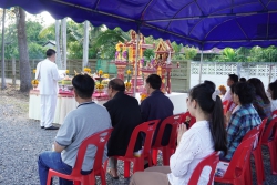 20231209115933.jpg -  พิธีขึ้นศาลพระภูมิเจ้าที่ใหม่ ที่โรงเรียนสันทรายหลวง แผนกอนุบาล | https://ssl.ac.th