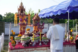 20231209120006.jpg -  พิธีขึ้นศาลพระภูมิเจ้าที่ใหม่ ที่โรงเรียนสันทรายหลวง แผนกอนุบาล | https://ssl.ac.th
