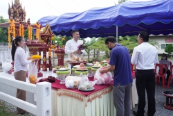20231209120149.jpg -  พิธีขึ้นศาลพระภูมิเจ้าที่ใหม่ ที่โรงเรียนสันทรายหลวง แผนกอนุบาล | https://ssl.ac.th