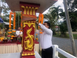 20231209120227.jpg -  พิธีขึ้นศาลพระภูมิเจ้าที่ใหม่ ที่โรงเรียนสันทรายหลวง แผนกอนุบาล | https://ssl.ac.th