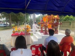 20231209120231.jpg -  พิธีขึ้นศาลพระภูมิเจ้าที่ใหม่ ที่โรงเรียนสันทรายหลวง แผนกอนุบาล | https://ssl.ac.th