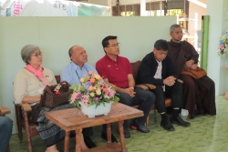 20231219022533.jpg - ผู้บริหารและคณะครูร่วมส่งท่านรองฯ นัยน์ปพร ปานกลัด และครูคำนึง  วงศ์ใหญ่ รับตำแหน่งผู้อำนวยการโรงเรียน | https://ssl.ac.th