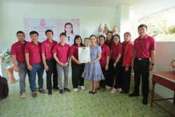 20231219022546.jpg - ผู้บริหารและคณะครูร่วมส่งท่านรองฯ นัยน์ปพร ปานกลัด และครูคำนึง  วงศ์ใหญ่ รับตำแหน่งผู้อำนวยการโรงเรียน | https://ssl.ac.th
