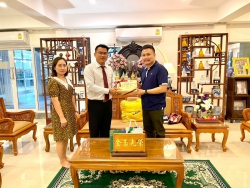 20240104025117.jpg - ผอ.ประพันธ์ ทองหนัก พร้อมด้วยรองฯ สุภาภรณ์ สุตา และตัวแทนครู ไปสวัสดีปีใหม่ ผู้ให้การสนับสนุนช่วยเหลือโรงเรียนสันทรายหลวง | https://ssl.ac.th