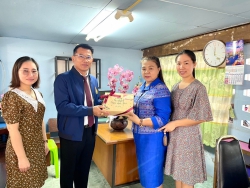 20240104025118.jpg - ผอ.ประพันธ์ ทองหนัก พร้อมด้วยรองฯ สุภาภรณ์ สุตา และตัวแทนครู ไปสวัสดีปีใหม่ ผู้ให้การสนับสนุนช่วยเหลือโรงเรียนสันทรายหลวง | https://ssl.ac.th