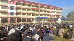 20240109022845.jpg - ผอ.ประพันธ์ ทองหนัก พบปะนักเรียน | https://ssl.ac.th