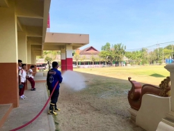 20240216023537.jpg - ขอขอบคุณ.ท่านนายกฯ สมบัติ และ จนท.เทศบาลตำบลเมืองเล็นให้ความอนุเคราะห์รถน้ำมารดหญ้าสนามฟุตบอล | https://ssl.ac.th