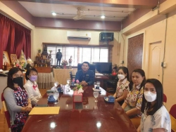20211127014038(2).jpg - นพ. วีรพรรณ อินต๊ะศรี และคุณแม่ผ่องพรรณ อินต๊ะศรี (คุณแม่ นพ.) มอบเงิน 20,000 บาท เพื่อพัฒนาโรงเรียน | https://ssl.ac.th