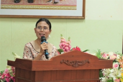 20240303015756.jpg - ผู้บริหารและตัวแทนคณะครูร่วมต้อนรับ นางสาวเจนจิรา กันแก้ว ครูจากโรงเรียนบวกครกน้อย เนื่องในโอกาสมารับตำแหน่งรองผู้อำนวยการ | https://ssl.ac.th