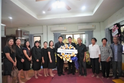 20240315071251.jpg - ผู้บริหารและตัวแทนคณะครูร่วมวางหรีดเคารพศพแสดงความเสียใจต่อการจากไปของคุณครูยุพา มหาวรรณ | https://ssl.ac.th
