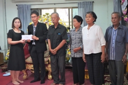 20240315071255.jpg - ผู้บริหารและตัวแทนคณะครูร่วมวางหรีดเคารพศพแสดงความเสียใจต่อการจากไปของคุณครูยุพา มหาวรรณ | https://ssl.ac.th