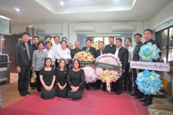 20240315071259.jpg - ผู้บริหารและตัวแทนคณะครูร่วมวางหรีดเคารพศพแสดงความเสียใจต่อการจากไปของคุณครูยุพา มหาวรรณ | https://ssl.ac.th