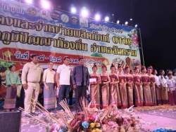 20240327031458.jpg - ทีมบริหาร ตัวแทนครู นักเรียน ร่วมแสดงงานของดีอำเภอสันทราย | https://ssl.ac.th