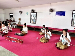 20240330090753.jpg - วงดนตรีพื้นฐานเมืองสันทรายหลวงร่วมแสดงฯ ( วันดา ) งานฉลองพัดยศ  ท่านพระครูฯ สันติสุวรรณโชติ เจ้าอาวาสวัดข้าวแท่นน้อย  | https://ssl.ac.th