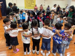 20240408032815(2).jpg - โรงเรียนสันทรายหลวงให้บริการแก่โรงเรียนอนุบาลวรสินป์ในพิธีมอบใบประกาศนียบัตรของนักเรียนชี้นอนุบาล 3 | https://ssl.ac.th