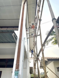 20240419023805.jpg - ท่านผอ.ประพันธ์ ทองหนัก ตรวจติดตามงานทาสีอาคารเรียนใหม่ | https://ssl.ac.th