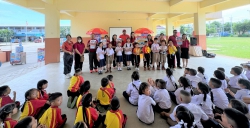 20240621111026.jpg - ขอขอบคุณบริษัท เอ บี ฟู้ด แอนด์ เบฟเวอร์เรจส์ (ประเทศไทย) จำกัด ผู้ผลิตโอวัลติน สมาร์ท แจกเครื่องดื่มโอวัลติน ให้กับนักเรียนระดับอนุบาลและประถมศึกษาปีที่ 1-3 | https://ssl.ac.th
